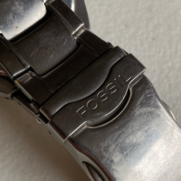 Fossil Womens Big Tic AM 3759 Silver Tone Stainless Steel Analog Wristwatch - Picture 8 of 13